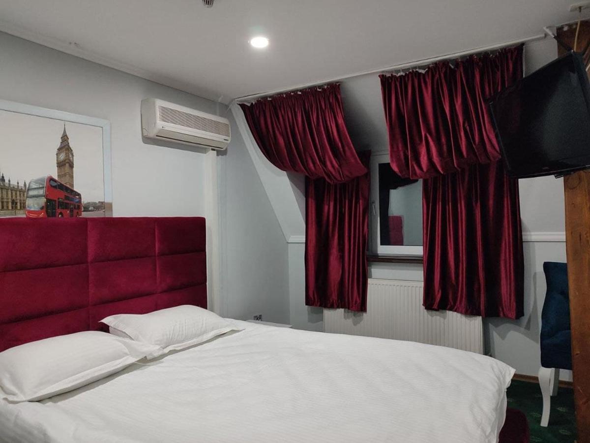 Leoton Chernivtsi Hotel Kültér fotó