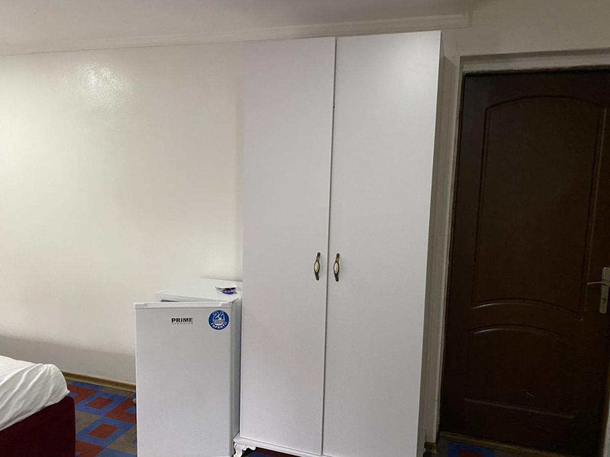 Leoton Chernivtsi Hotel Kültér fotó